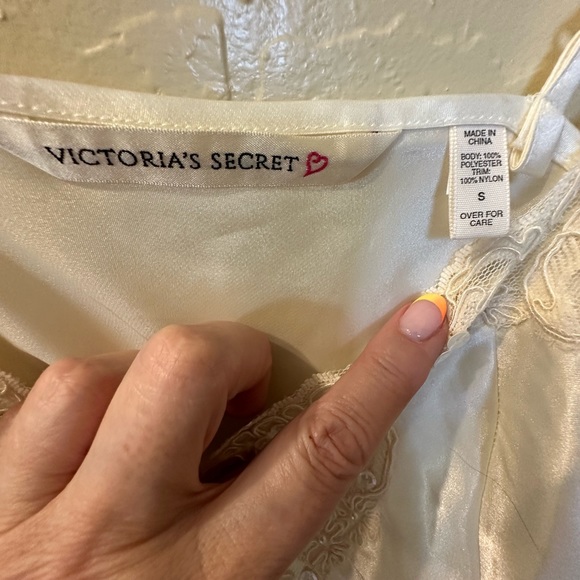 Victoria’s Secret Teddy Ivory Lace Sequins Wedding - Picture 7 of 7